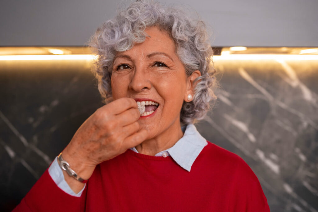 Implante Dentário vs. Prótese Protocolo: Entenda a Diferença e Saiba Qual é Para Você